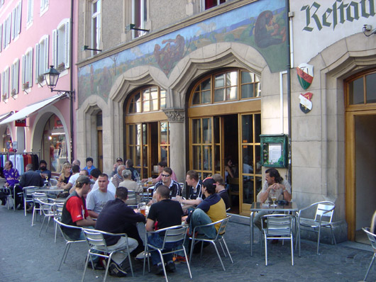 Aarau-Fans am Affenkasten <br />Foto: ATF“><figcaption>Aarau-Fans am Affenkasten <br />Foto: ATF</figcaption></figure>
            </div>

                    </article>

                <section class=