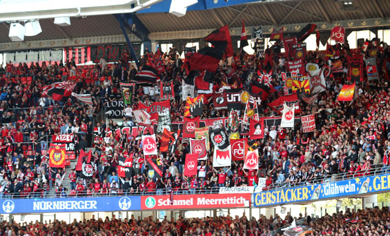 Volle Ränge im Frankenstadion. <br /> Bild: www.pumuckl94.de“><figcaption>Volle Ränge im Frankenstadion. <br /> Bild: www.pumuckl94.de</figcaption></figure>
            </div>

                    </article>

                <section class=