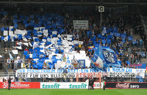 Aktionen der KSC-Fans gab es zuletzt nur noch auswärts zu sehen, so wie hier beim Spiel in Essen am letzten Wochenende<br />Bild: www.jawattdenn.de“><figcaption>Aktionen der KSC-Fans gab es zuletzt nur noch auswärts zu sehen, so wie hier beim Spiel in Essen am letzten Wochenende<br />Bild: www.jawattdenn.de</figcaption></figure>
            </div>

                    </article>

                <section class=