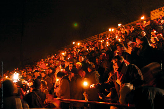 Weihnachtsfeier im Stadion. Hier ein Bild aus 2005. <br />Stefan Hupe“><figcaption>Weihnachtsfeier im Stadion. Hier ein Bild aus 2005. <br />Stefan Hupe</figcaption></figure>
<figure><img decoding=
