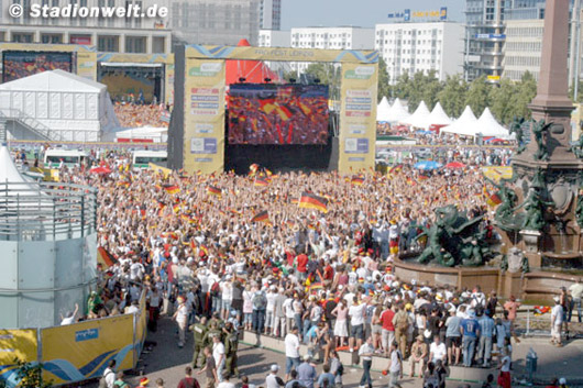 Public Viewing wie in Leipzig während der WM könnte auch im kommenden Jahr wieder ein großer Erfolg werden. <br /> Bild: Stadionwelt“><figcaption>Public Viewing wie in Leipzig während der WM könnte auch im kommenden Jahr wieder ein großer Erfolg werden. <br /> Bild: Stadionwelt</figcaption></figure>
            </div>

                    </article>

                <section class=