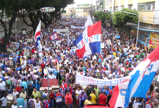 Proteste gegen die Vereinsführung. <br /> Bild: Juca Kfouri“><figcaption>Proteste gegen die Vereinsführung. <br /> Bild: Juca Kfouri</figcaption></figure>
            </div>

                    </article>

                <section class=