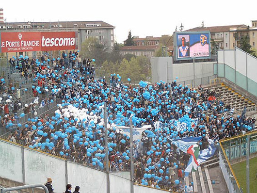 Brescias Anhang auf gewohntem Terrain.<br />Bild: Bilder + Video bei randsachse@yahoo.de“><figcaption>Brescias Anhang auf gewohntem Terrain.<br />Bild: Bilder + Video bei randsachse@yahoo.de</figcaption></figure>
            </div>

                    </article>

                <section class=