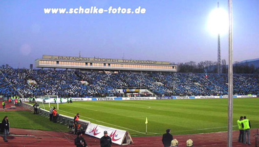 Levskis Anhang in der Saison 2005/06 gegen Schalke.<br />Bild: Andreas Seiler – www.schalke-fotos.de“><figcaption>Levskis Anhang in der Saison 2005/06 gegen Schalke.<br />Bild: Andreas Seiler – www.schalke-fotos.de</figcaption></figure>
            </div>

                    </article>

                <section class=
