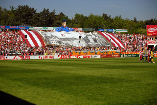 Die Choreo gegen Dresden wurde mit dem goldenen Ritter ausgezeichnet.<br />    <button type=