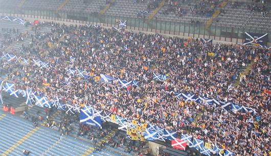 Möglicherweise müssen schottische Fans demnächst mehr Geld für die Spiele ihrer Nationalmannschaft zahlen.<br />Bild: Mats Nickelsen“><figcaption>Möglicherweise müssen schottische Fans demnächst mehr Geld für die Spiele ihrer Nationalmannschaft zahlen.<br />Bild: Mats Nickelsen</figcaption></figure>
            </div>

                    </article>

                <section class=