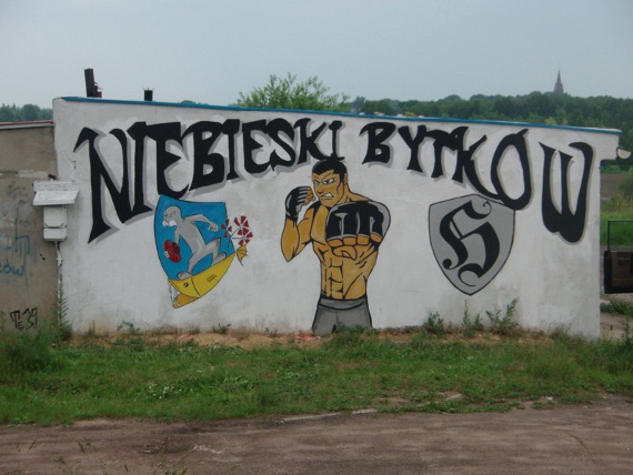 In Zukunft sollen Auseinandersetzungen der Fans nur noch mit Fäusten ausgetragen werden<br />Bild: niebiescy.pl“><figcaption>In Zukunft sollen Auseinandersetzungen der Fans nur noch mit Fäusten ausgetragen werden<br />Bild: niebiescy.pl</figcaption></figure>
            </div>

                    </article>

                <section class=