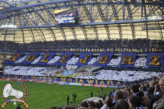 Choreo der Posener Fans <br />Alle Bilder: FotoFanatics.eu“><figcaption>Choreo der Posener Fans <br />Alle Bilder: FotoFanatics.eu</figcaption></figure>
<figure><img decoding=