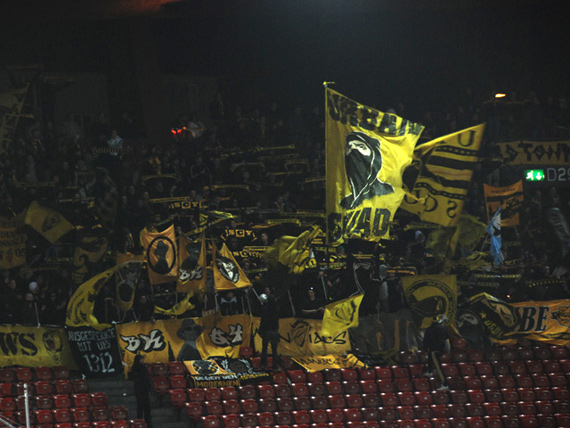 Die Fans von Young Boys Bern bei besagtem Spiel.<br />Bild: www.GC-Zone.ch“><figcaption>Die Fans von Young Boys Bern bei besagtem Spiel.<br />Bild: www.GC-Zone.ch</figcaption></figure>
            </div>

                    </article>

                <section class=