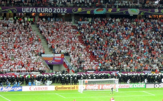 Die meisten Festnahmen gab es bei der Partie Polen gegen Russland.<br /> Bild: Bodziach/legionisci.com „><figcaption>Die meisten Festnahmen gab es bei der Partie Polen gegen Russland.<br /> Bild: Bodziach/legionisci.com </figcaption></figure>
            </div>

                    </article>

                <section class=