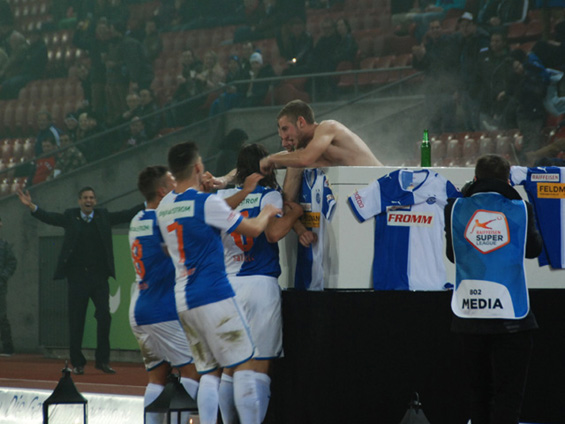 Die neue VIP-Loge im Letzigrund<br />Bild: gc-zone.ch“><figcaption>Die neue VIP-Loge im Letzigrund<br />Bild: gc-zone.ch</figcaption></figure>
            </div>

                    </article>

                <section class=