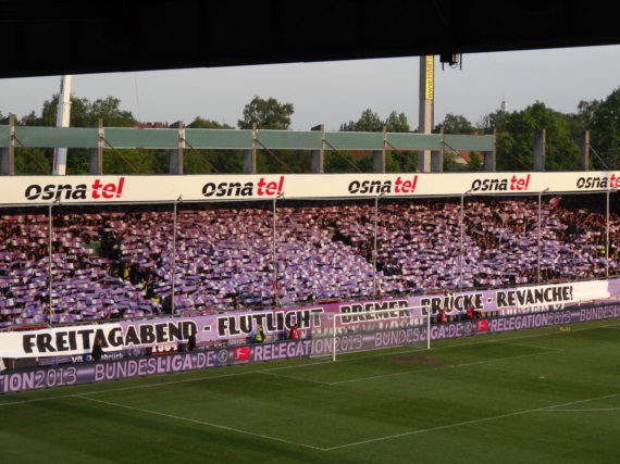 Choreografie der Osnabrücker-Fans beim Relegationsspiel gegen Dresden. <br />    <button type=