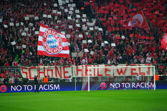 Spruchband beim CL-Halbfinale gegen den FC Barcelona.<br />    <button type=