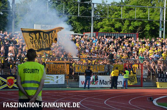 Beim Gastspiel in Köln sollte die Karlsbande nicht provoziert werden<br />    <button type=