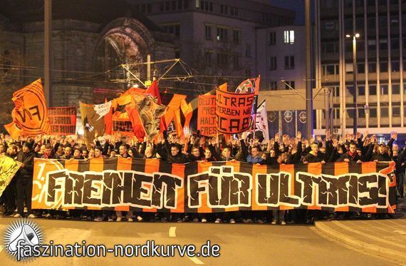 Demo gegen Hausdurchsuchungen in Nürnberg<br />    <button type=