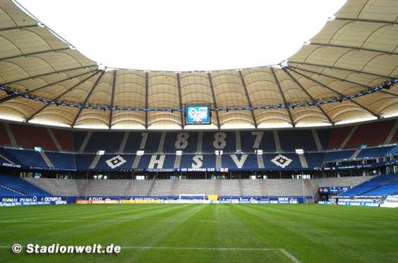 DIe Zäune vor der Nordtribüne wurden abgebaut.<br />    <button type=