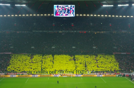 Die Stadtfarben von München sind Schwarz und Gelb.<br />    <button type=