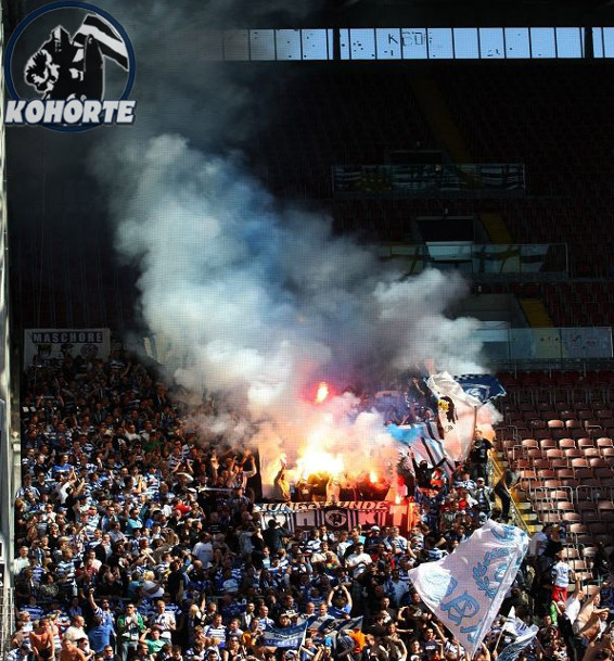 Pyroaktion von MSV-Fans in Kaiserslautern<br />    <button type=