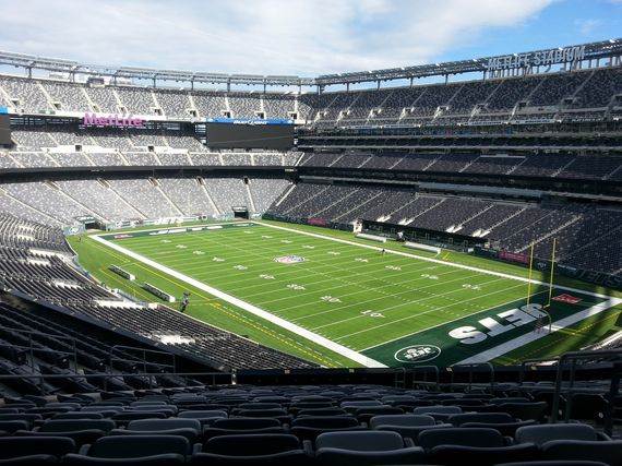 Schauplatz des Super Bowl XLVIII<br />Bild: Le Groupe Aachen“><figcaption>Schauplatz des Super Bowl XLVIII<br />Bild: Le Groupe Aachen</figcaption></figure>
            </div>

                    </article>

                <section class=