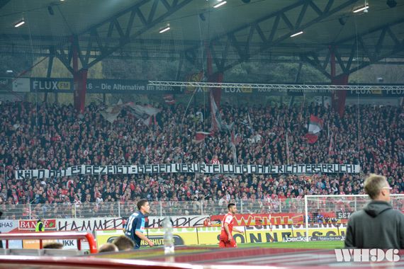 Spruchband der Union-Fans nachdem die Verfahren eingestellt wurden.<br />    <button type=