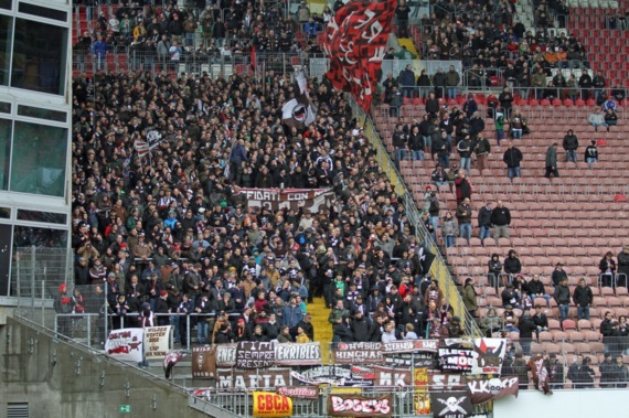 Die St. Pauli Mafia beim Auswärtsspiel: 