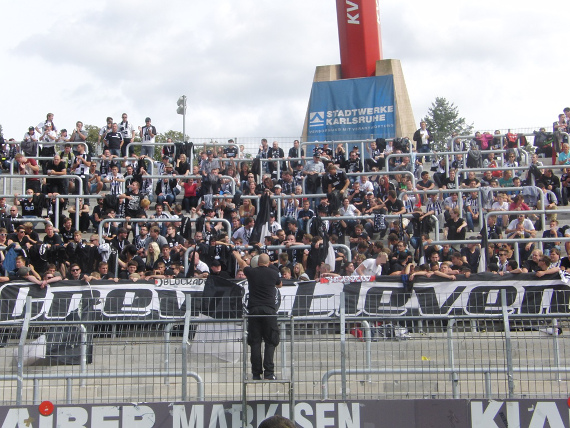 Gegen den Aalener-Vorsänger wurden immer wieder Vorwürfe laut.<br />Bild: www.forev.de”><figcaption>Gegen den Aalener-Vorsänger wurden immer wieder Vorwürfe laut.<br />Bild: www.forev.de</figcaption></figure>
<figure><img decoding=