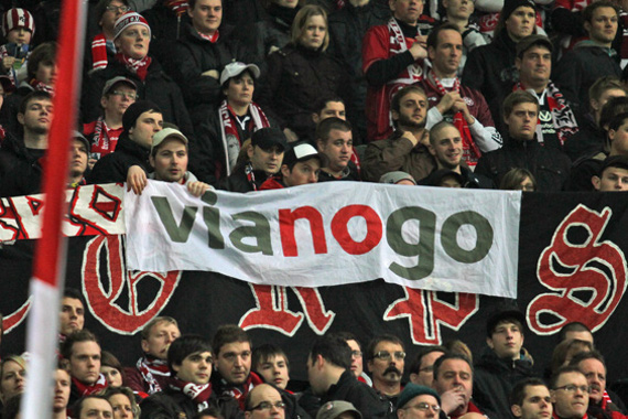 Proteste gegen Viagogo auf dem Betzenberg.<br />    <button type=
