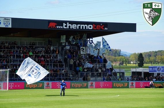 Die SV Grödig Fans beim Heimspiel gegen Rapid Wien.<br />Bild: www.tornadosrapid.at“><figcaption>Die SV Grödig Fans beim Heimspiel gegen Rapid Wien.<br />Bild: www.tornadosrapid.at</figcaption></figure>
            </div>

                    </article>

                <section class=