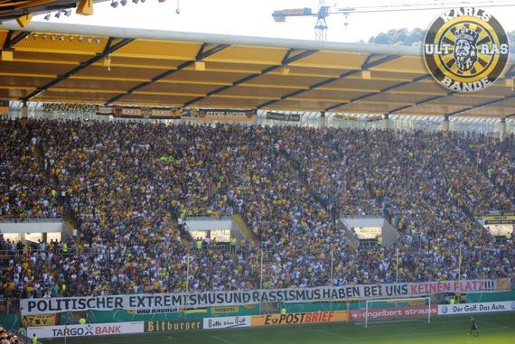 Spruchband der Karlsbande in der Saison 2012/2013.<br />    <button type=