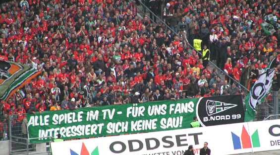 Im Jahr 2004 bemängelte die Brigade Nord aus Hannover schon die Verschiebung zu Gunsten des Pay-TV<br />    <button type=