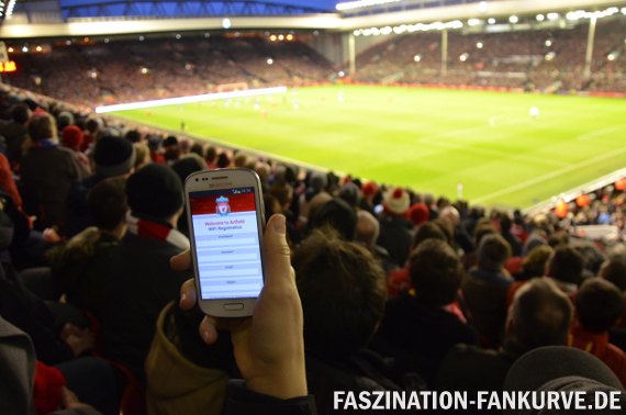 Kostenloses WLAN, wie hier an der Anfield Road gibt es in England immer häufiger.<br />Bild: Faszination Fankurve“><figcaption>Kostenloses WLAN, wie hier an der Anfield Road gibt es in England immer häufiger.<br />Bild: Faszination Fankurve</figcaption></figure>
            </div>

                    </article>

                <section class=
