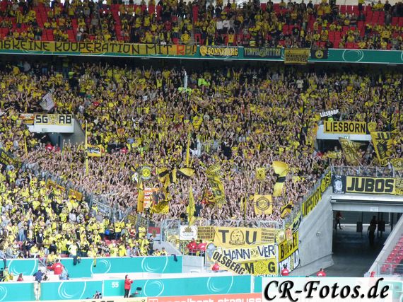 Für die BVB-Fans startete die Saison mit einem Pokalspiel in Stuttgart.<br />    <button type=