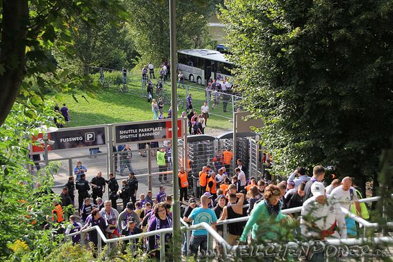 Die Eingangssituation beim Spiel in Leipzig. <br />Bild: veilchenpower.de”><figcaption>Die Eingangssituation beim Spiel in Leipzig. <br />Bild: veilchenpower.de</figcaption></figure>
<figure><img decoding=