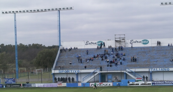 Die Heimat der Fans von Sportivo Italiano.<br />Bild: Faszination Fankurve“><figcaption>Die Heimat der Fans von Sportivo Italiano.<br />Bild: Faszination Fankurve</figcaption></figure>
            </div>

                    </article>

                <section class=