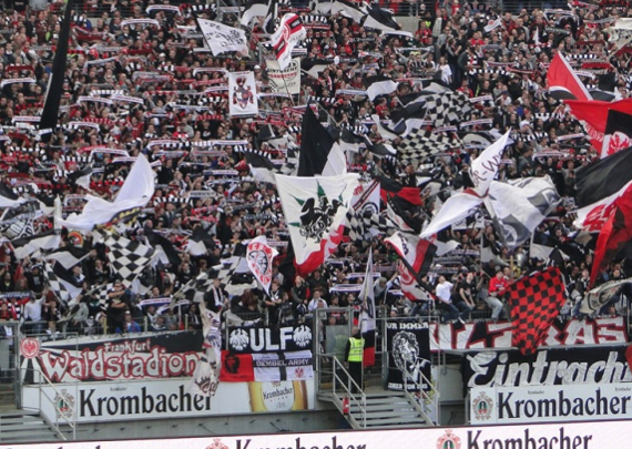 Die Fans würden das Stadion wieder Waldstadion nennen. Aber das machen viele ja schon heute.<br />    <button type=