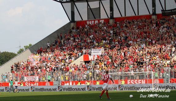 Die RWE-Heimspiele sorgen nicht nur für hohe Zuschauerzahlen, sondern auch für hohe Einschaltquoten.<br />    <button type=