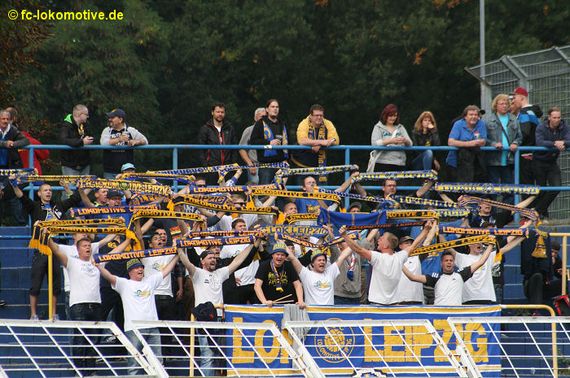 Die Fans von Lok Leipzig werden ihr Team wegen des Feiertags trotz Verlegung wie gewohnt unterstützen können, die Aue-Fans nicht.<br />    <button type=
