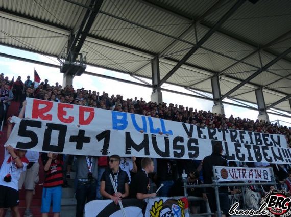 Die FCI-Fans machen sich für die Einhaltung der 50+1 Regel stark<br />    <button type=