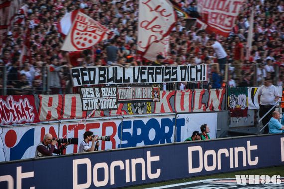 Spruchband der Boyz Köln beim Spiel gegen den BVB.<br />    <button type=