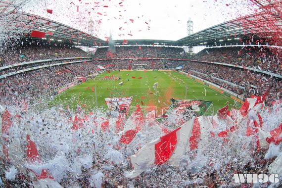 Choreografie der Wilden Horde beim Spiel gegen Hamburg.<br />    <button type=
