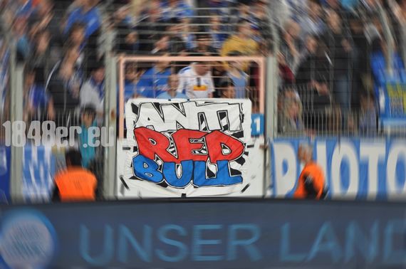 Proteste der VfL-Fans gegen RB Leipzig.<br />    <button type=