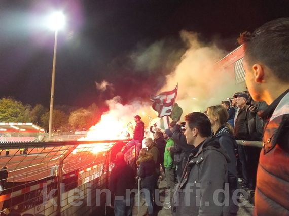 Preußen-Fans gestern in Köln<br />    <button type=