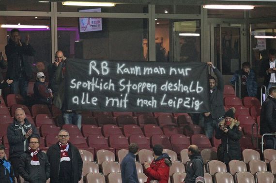 Trotz Boykottaufruf wurden bisher 620 Tickets an FCK-Fans, größtenteils aus Sachsen, verkauft.<br />    <button type=