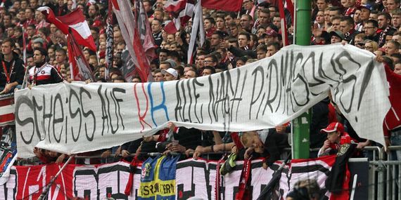 Proteste der FCK-Fans gegen RB Leipzig.<br />    <button type=