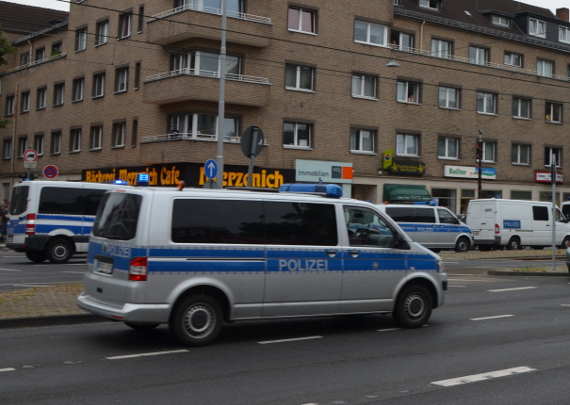 Schadensersatz für Beule an einem Polizeiauto?<br />    <button type=