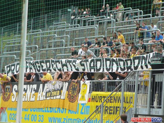 Alemannia Fans in Wuppertal sprechen sich für fangerechte Stadionordnungen aus.<br />    <button type=