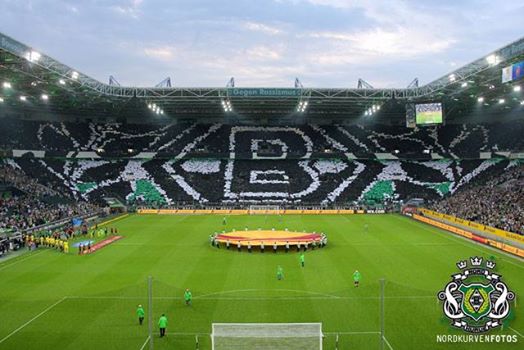 Choreografie der Gladbach-Fans beim Hinspiel gegen Villarreal.<br />    <button type=