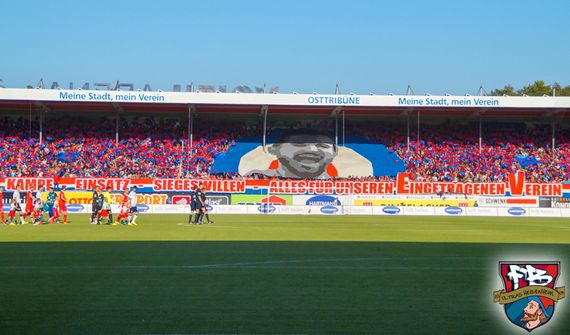 Die Blockfahne brachten die Fanatico Boys nach Aalen<br />    <button type=