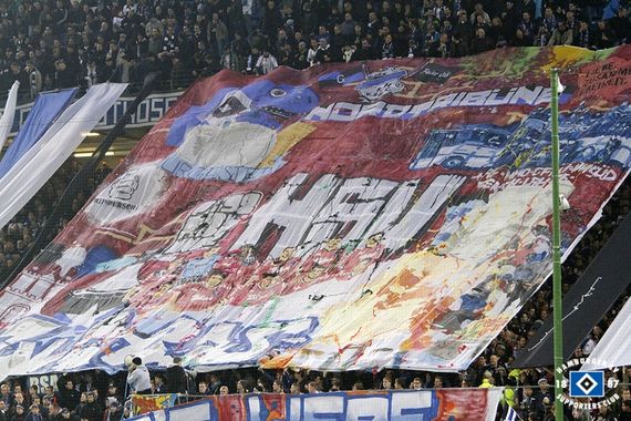 Poptown Choreografie beim Spiel gegen Bayern München<br />    <button type=