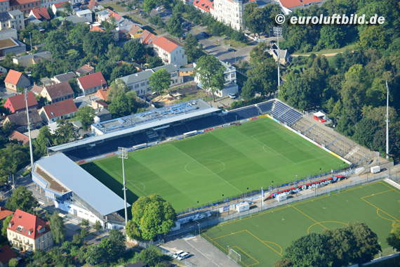 Das Karl-Liebknecht-Stadion<br />    <button type=